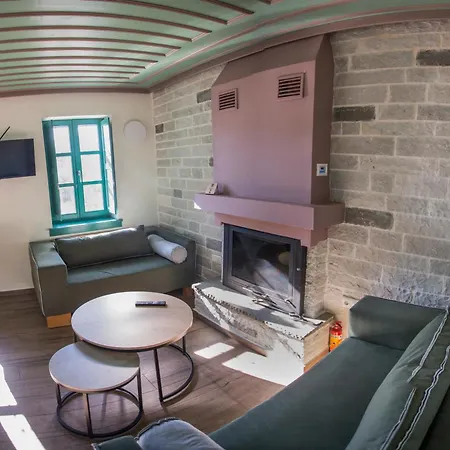Makris Papigo Luxury Suites Exterior photo