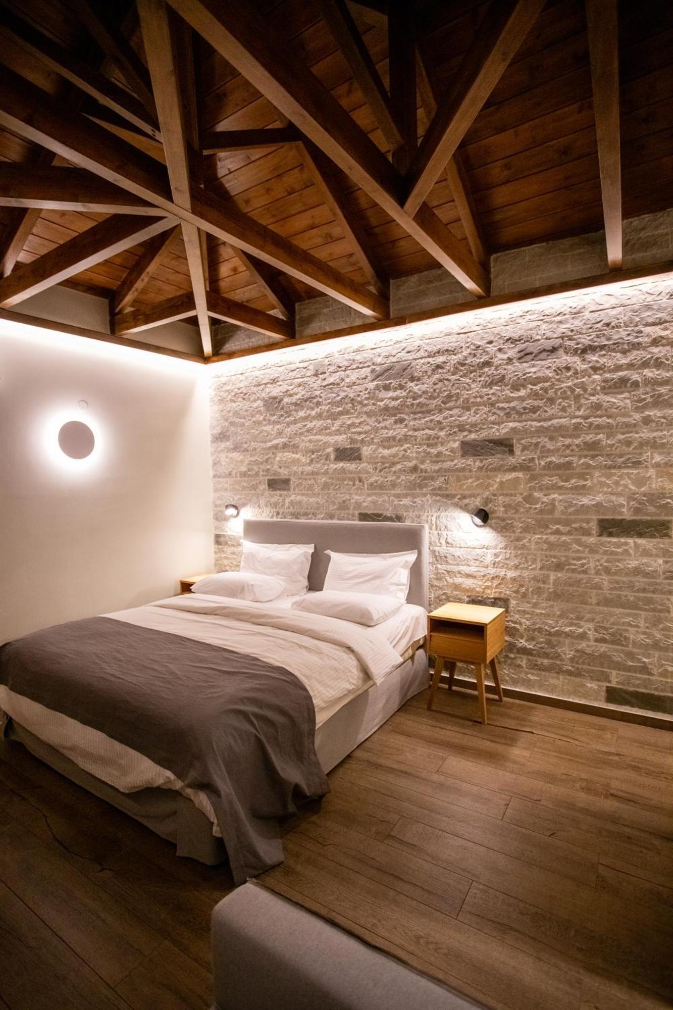 Makris Luxury * Papigko