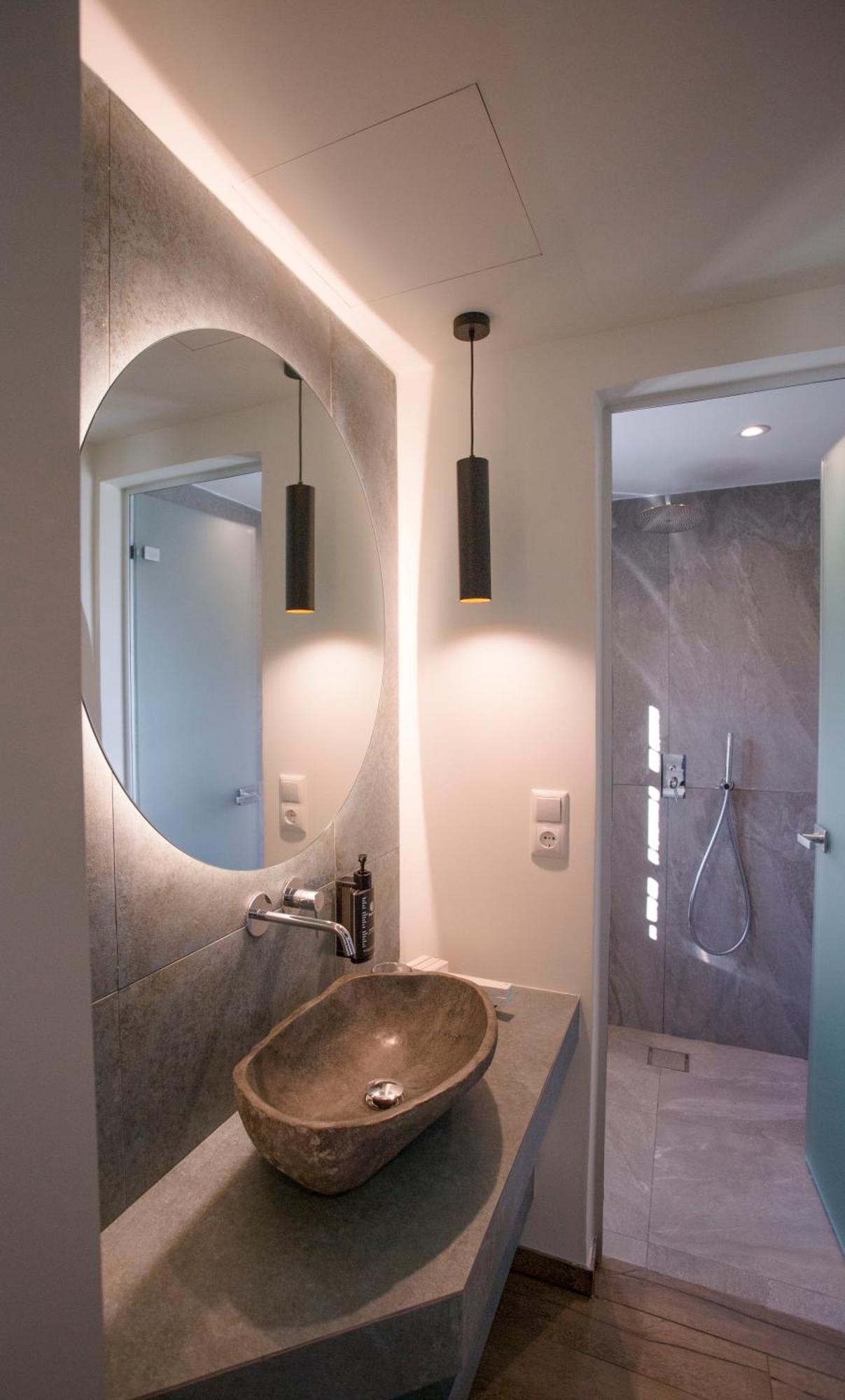 Makris Luxury