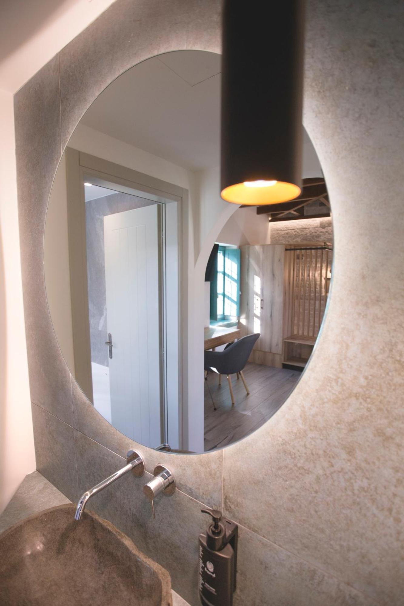 Makris Luxury *