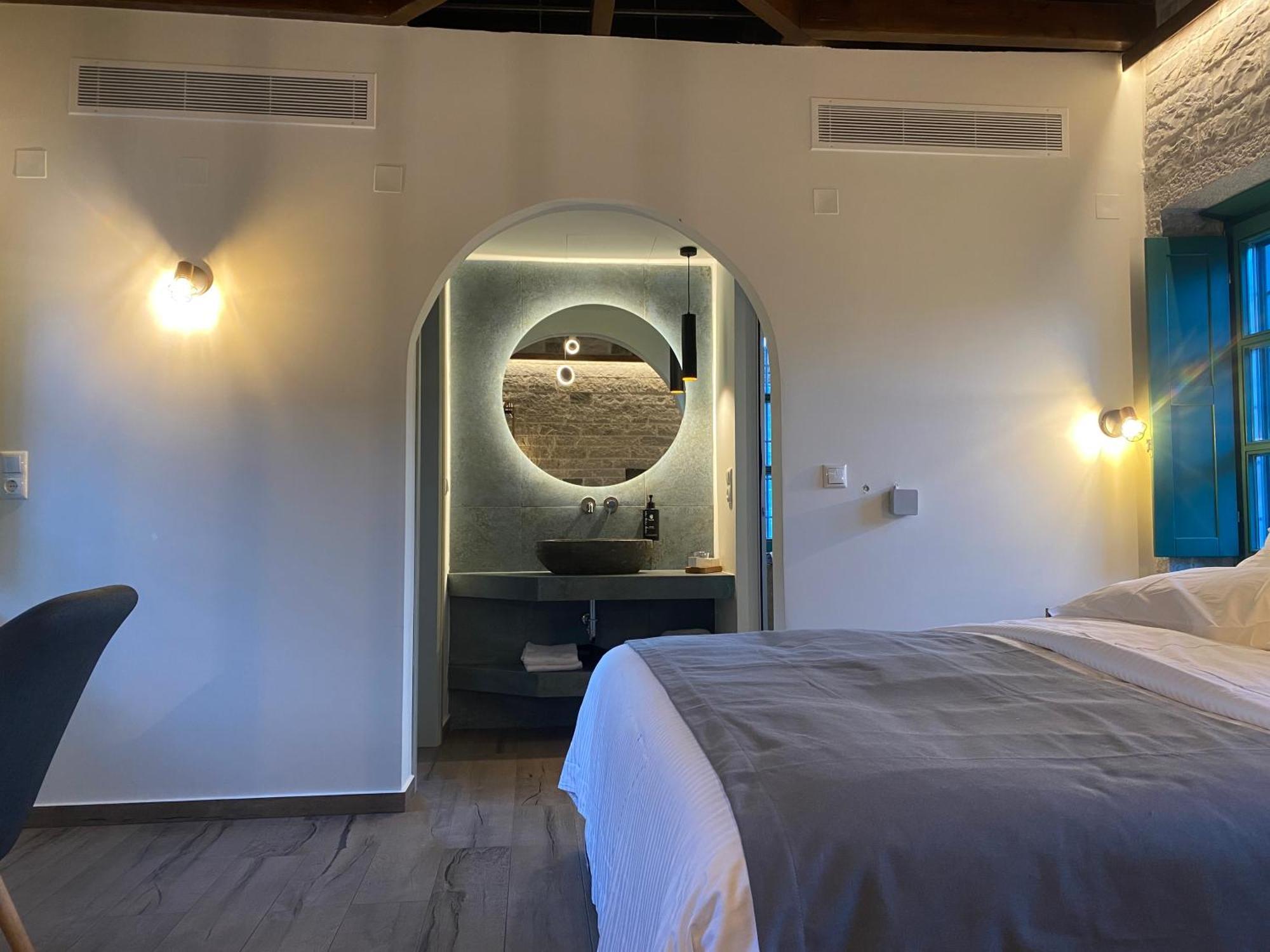 Makris Luxury Papigko