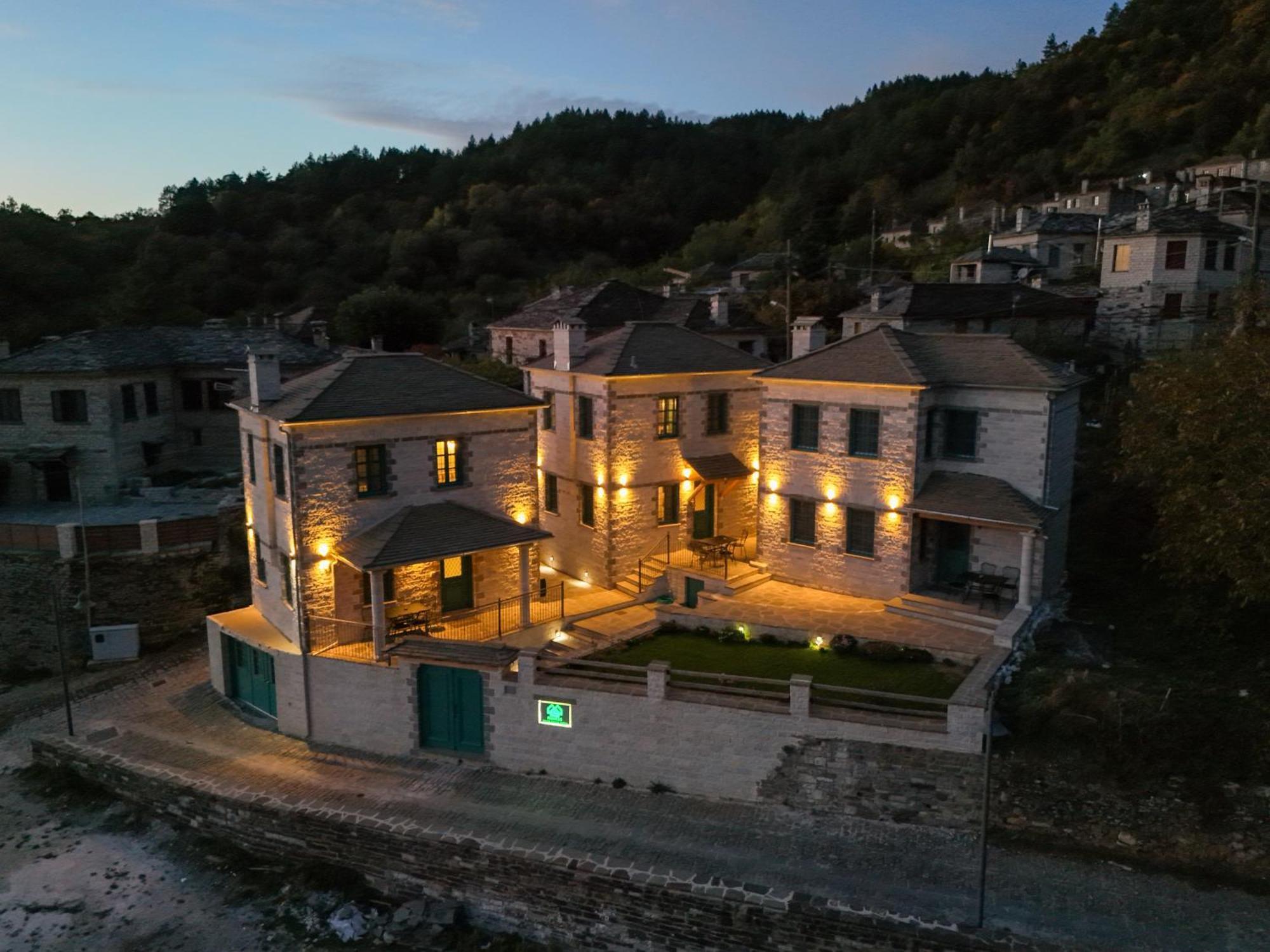 Makris Luxury Villa *